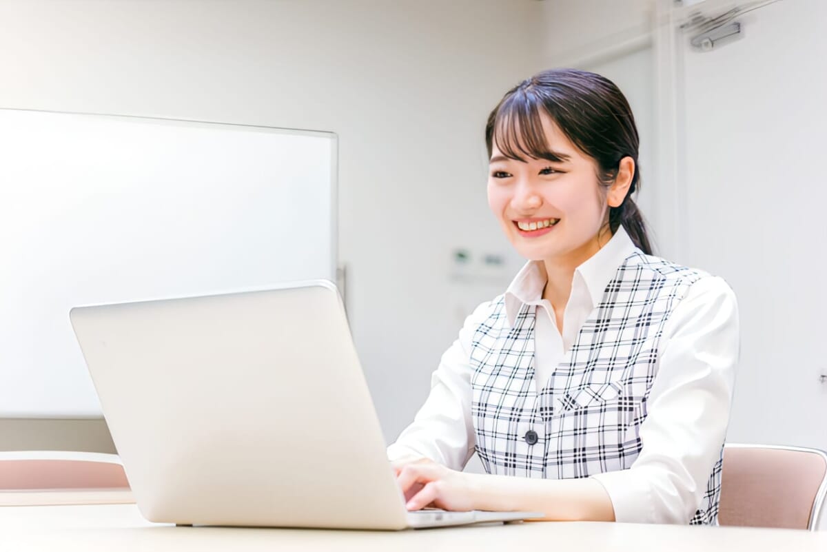 オフィスワーク／派遣だから安心サポート／無期雇用だから長期安定／未経験からの事務ワーク
