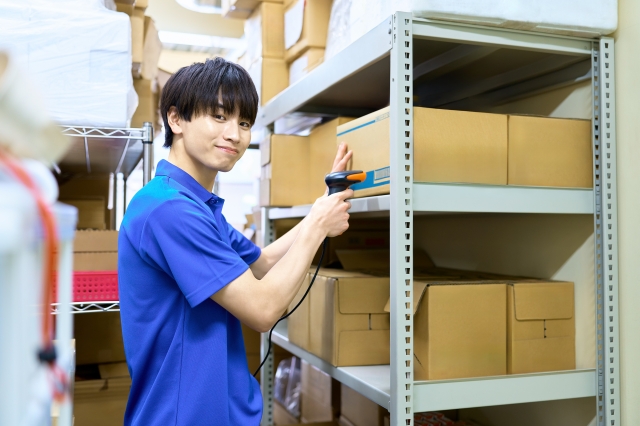 尼崎市／正社員登用もあり！物流スキルが身につくピッキング作業！