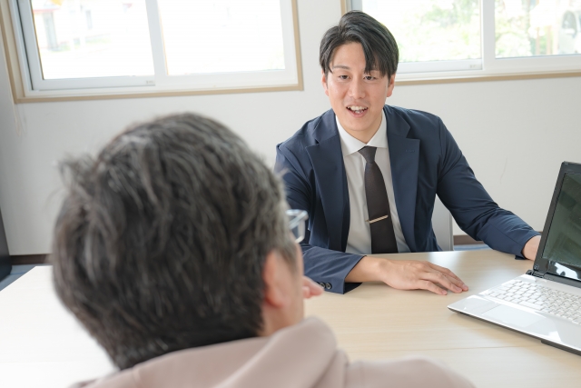 様々な販売業務の中から適正に応じて配属！★これからビジネスマナーを身に着けたい方歓迎！/土日祝の面接可能/面接確約