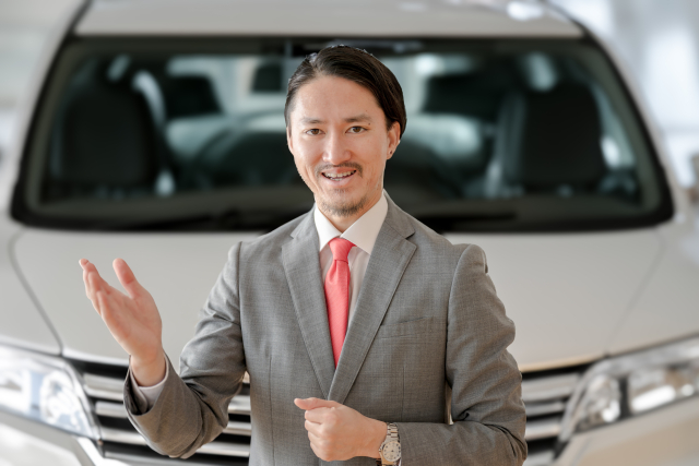 損害車の買取営業職(バイヤー職)／人物採用未経験OK／年間休日120日以上／入社8年で1200万円越え社員も！