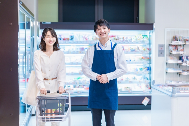 月収25万円以上／店舗スタッフ（業界未経験）※関西エリア採用／未経験OK／管理職も目指せる