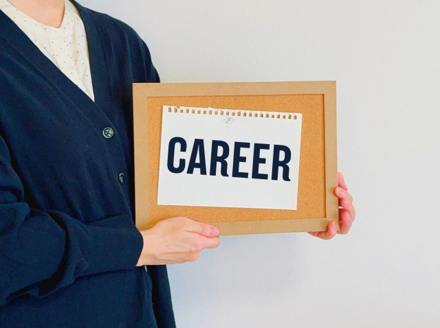 「話す」のも「書く」のも苦手。でも正社員を諦めたくないあなたへ