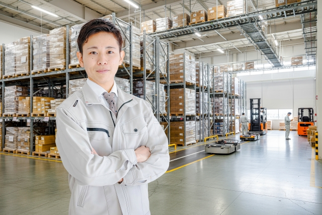 時給1550円〜1650円／最新の物流センターで軽作業＆入出荷！バイク通勤OK！将来的に正社員も目指せるフォークリフト倉庫業務