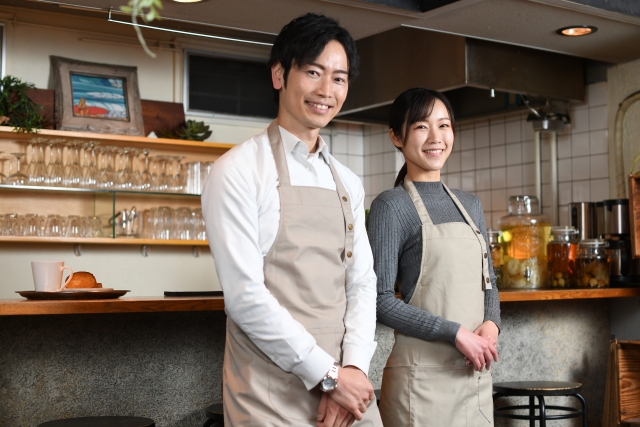 未経験歓迎／ホールスタッフから店長・支配人を目指しませんか！？／福利厚生や手当も充実！