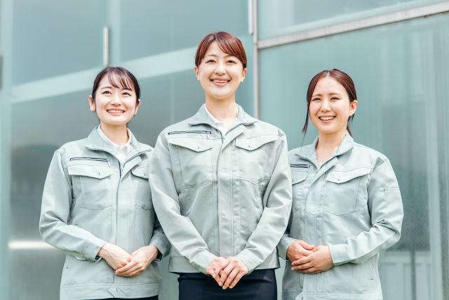 小型光学レンズの検査・測定・マシンオペレーター（日勤・半年間寮費無料・入社特典多数）